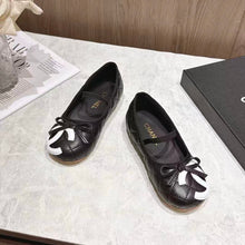 Load image into Gallery viewer, Children shoes
