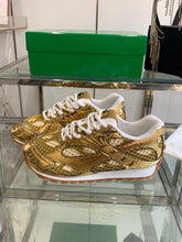 Load image into Gallery viewer, Mommy shoes
