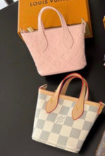 Load image into Gallery viewer, Baby girl bag 0-3 months - 5 years old
