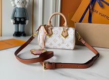 Load image into Gallery viewer, Mommy bag mini
