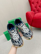 Load image into Gallery viewer, Mommy shoes
