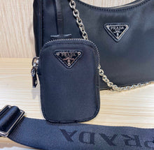 Load image into Gallery viewer, Mommy black bag
